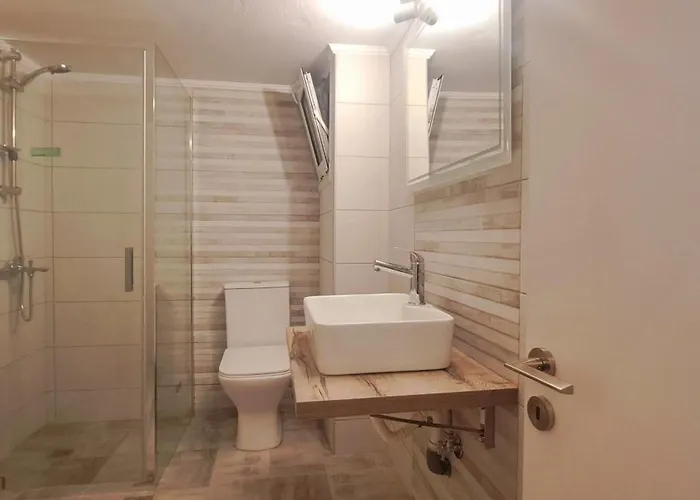 Casa Dina Nea Chora *